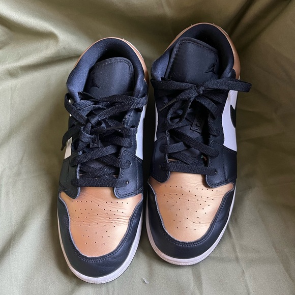 Black and Gold Nike Air Jordans - Picture 1 of 5